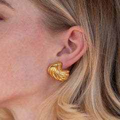 Vioraia 18K Gold Shell Earrings
