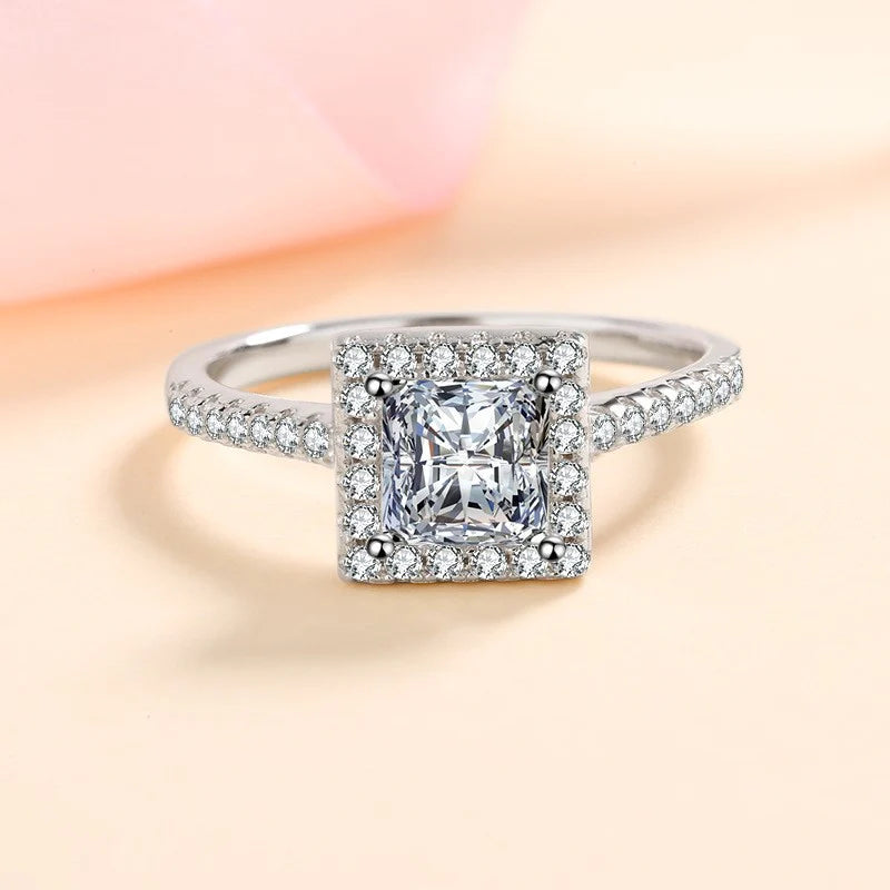 Vioraia Grand Gesture Ring