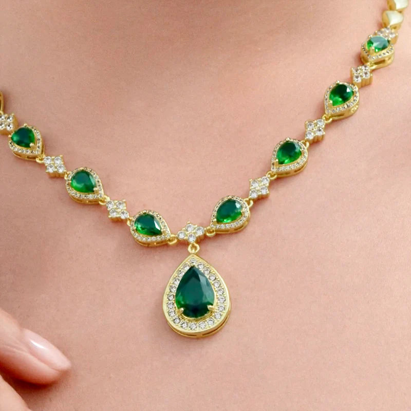 Vioraia Luxurious Emerald Green Jewelry Set