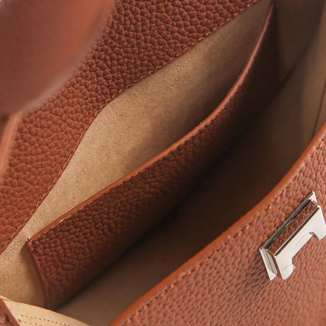 Vioraia Arden Saddle Crossbody Bag