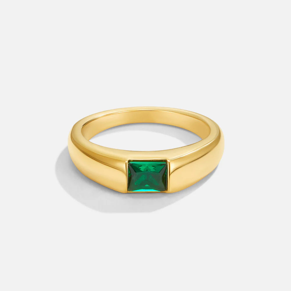 Vioraia Ember Gold & Emerald Ring