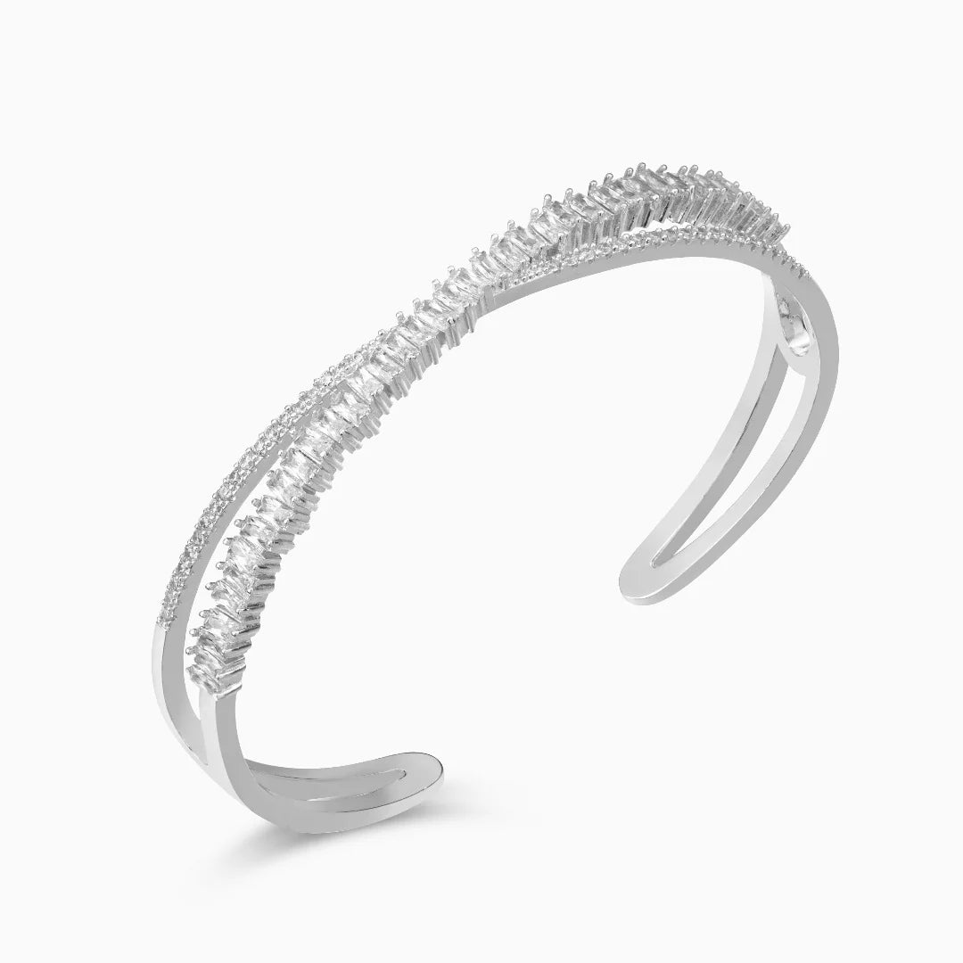 Vioraia Intertwined Sparkle Jewelry Set