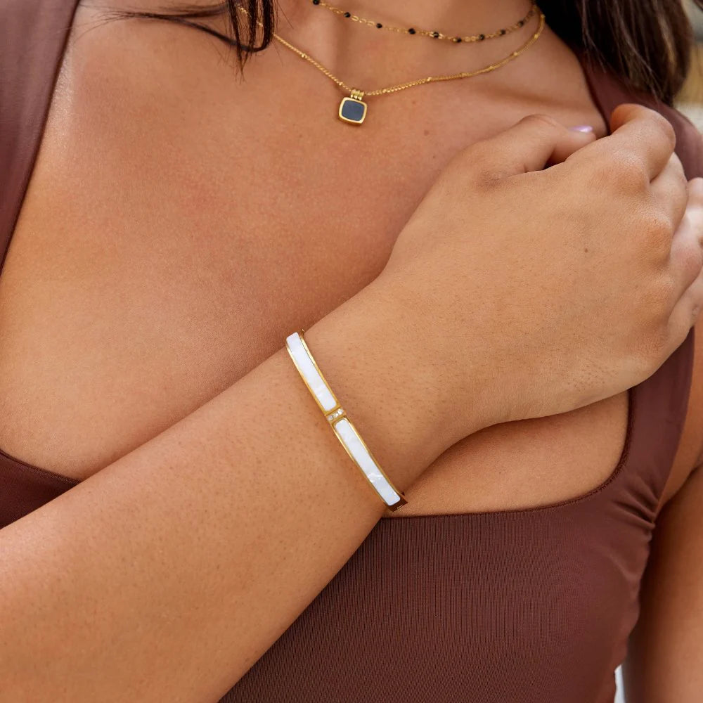 Vioraia White Sahara Gold Bangle