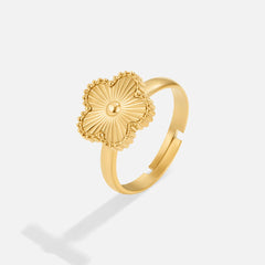 Vioraia Golden Clover Ring