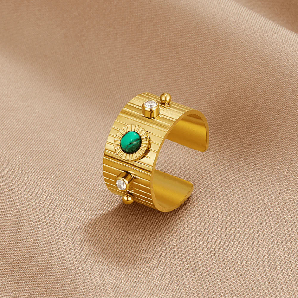 Vioraia Vintage Dakota Gold Ring