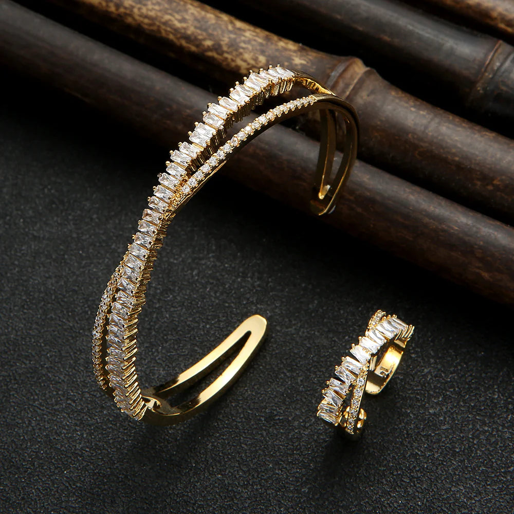 Vioraia Intertwined Sparkle Jewelry Set