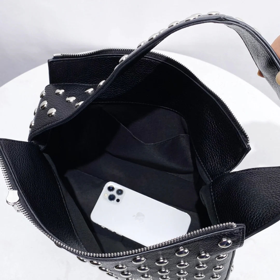 Vioraia Behati Shoulder Bag