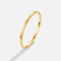 Vioraia Tara Gold Bangle