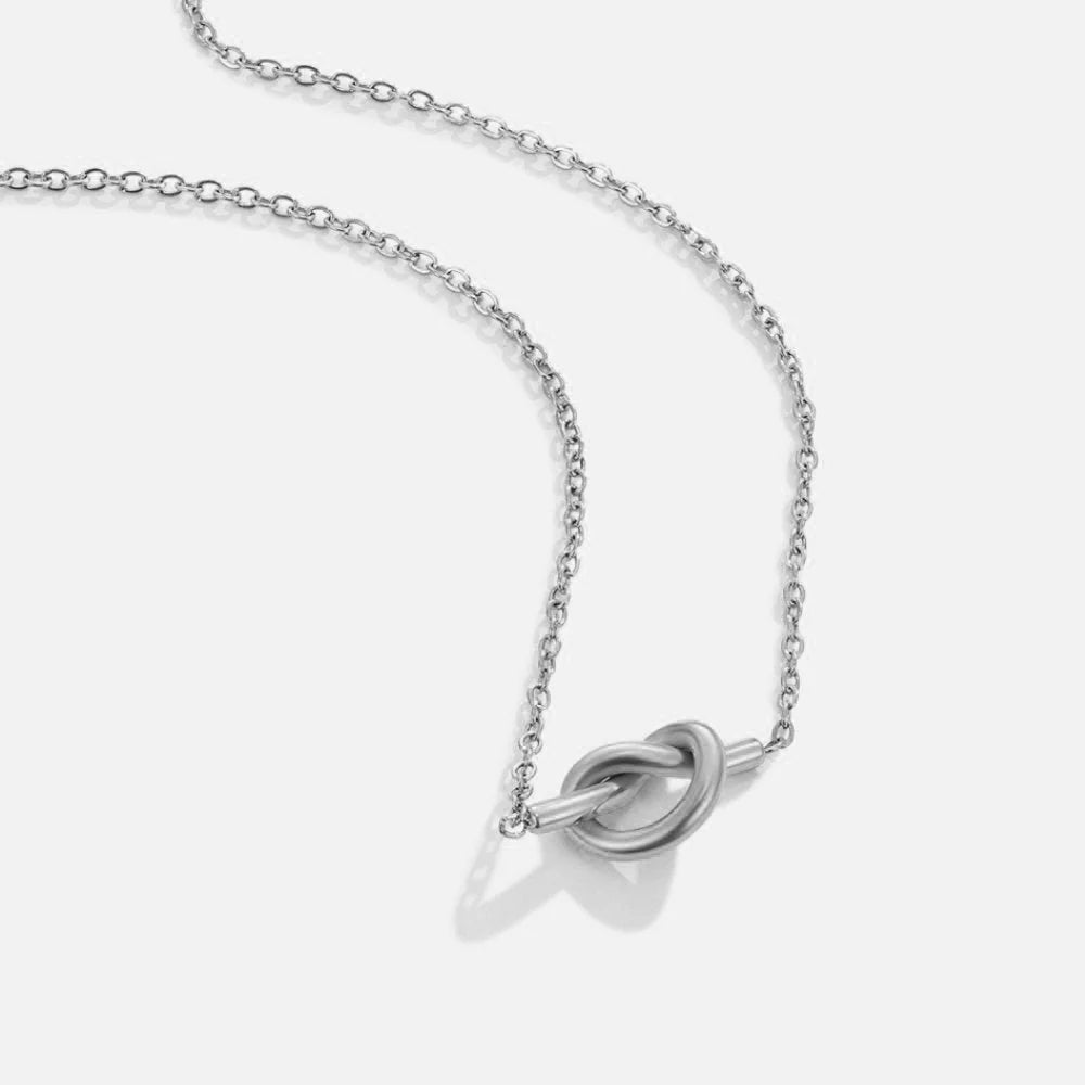 Vioraia Adela Knot Silver Necklace