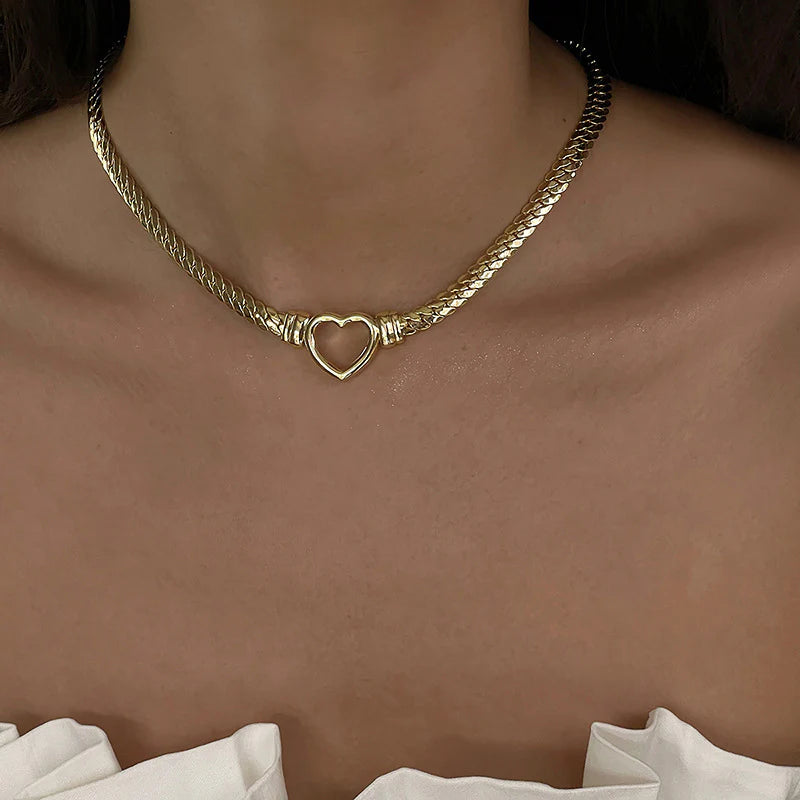 Vioraia Beverly Heart Necklace