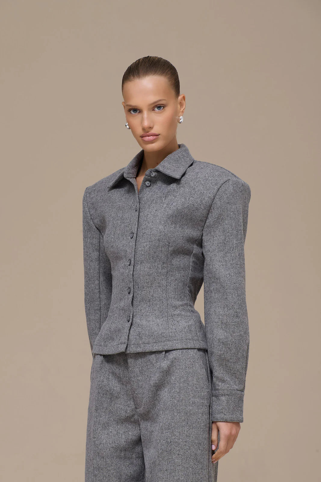 BLAIR BUTTON UP REMOVABLE SHOULDER PAD SHIRT | GREY