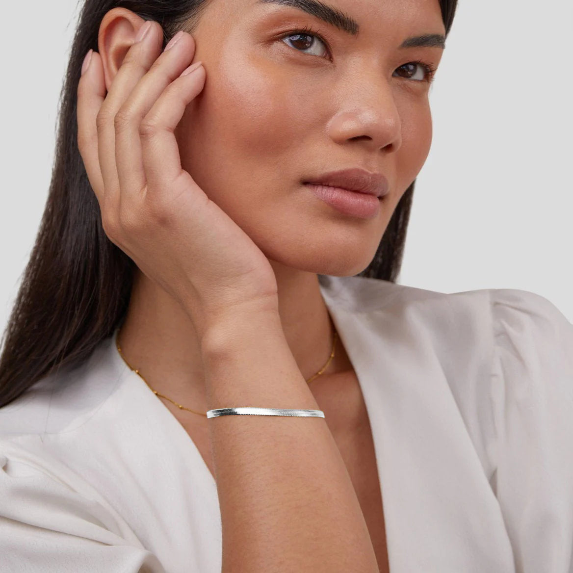 Vioraia Sarya Snake Chain Silver Bracelet