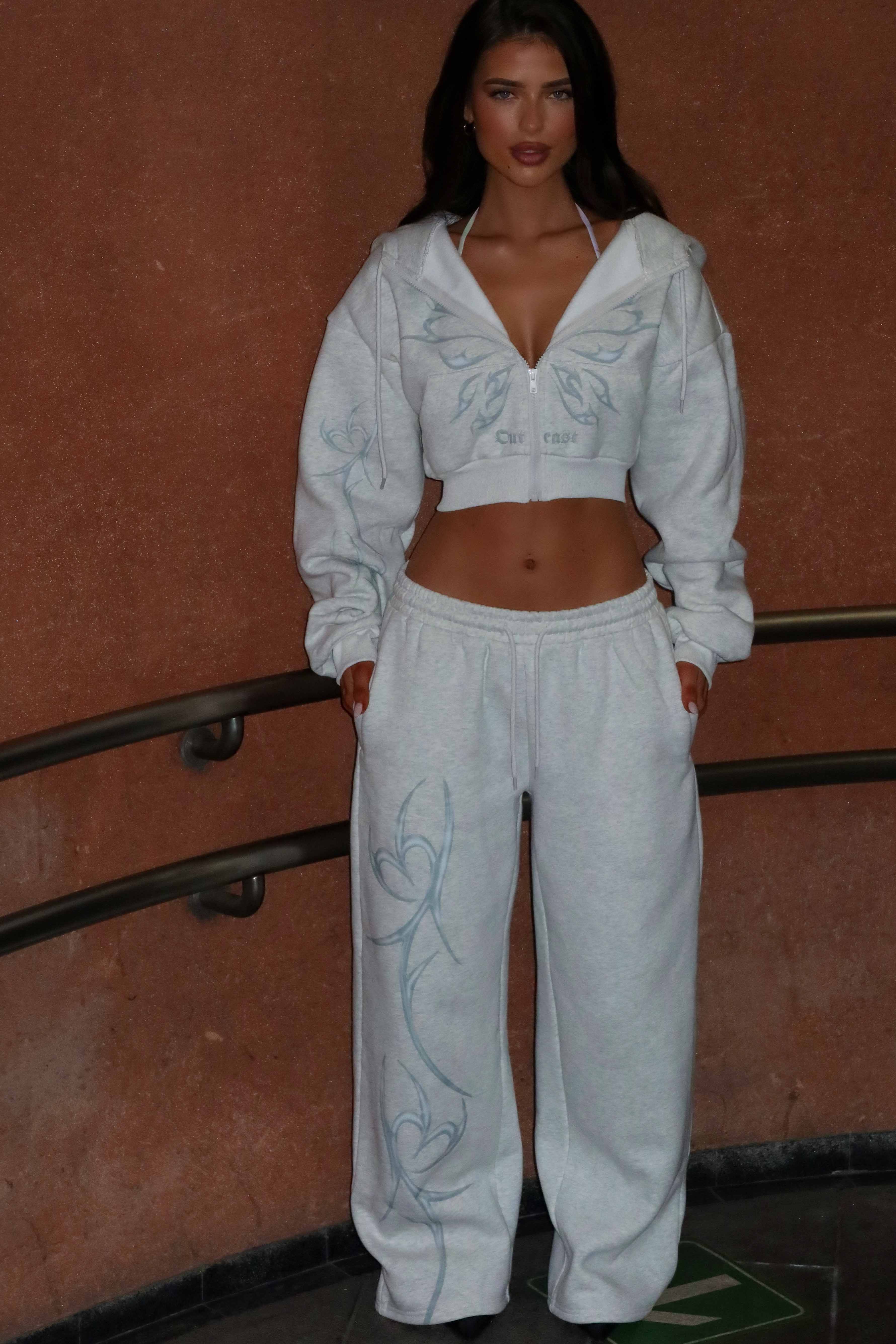 Lucy's NYA CROPPED HOODIE GREY