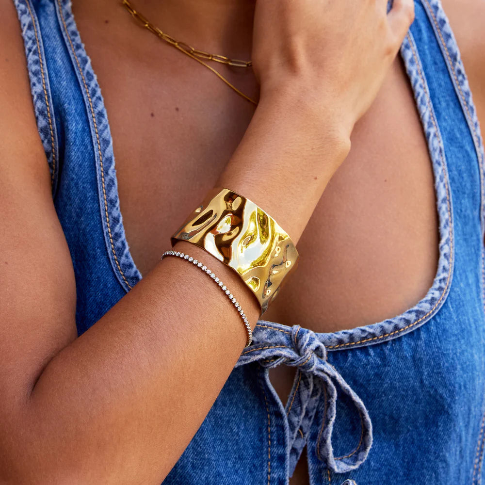 Vioraia 18K Gold Cuff Bracelet