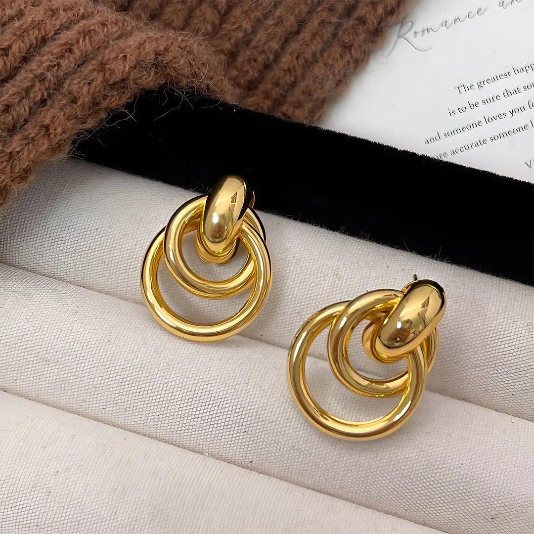 Vioraia Rhea Loop Echo Earrings