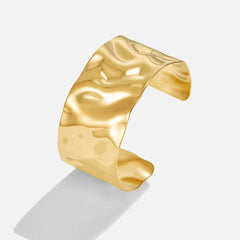 Vioraia 18K Gold Cuff Bracelet