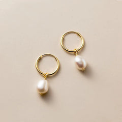 Vioraia Freshwater Pearl Bella Hoop Earrings