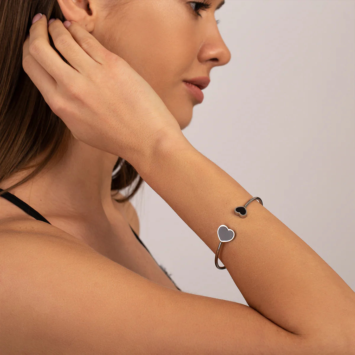Vioraia Double Black Heart Cuff Bangle
