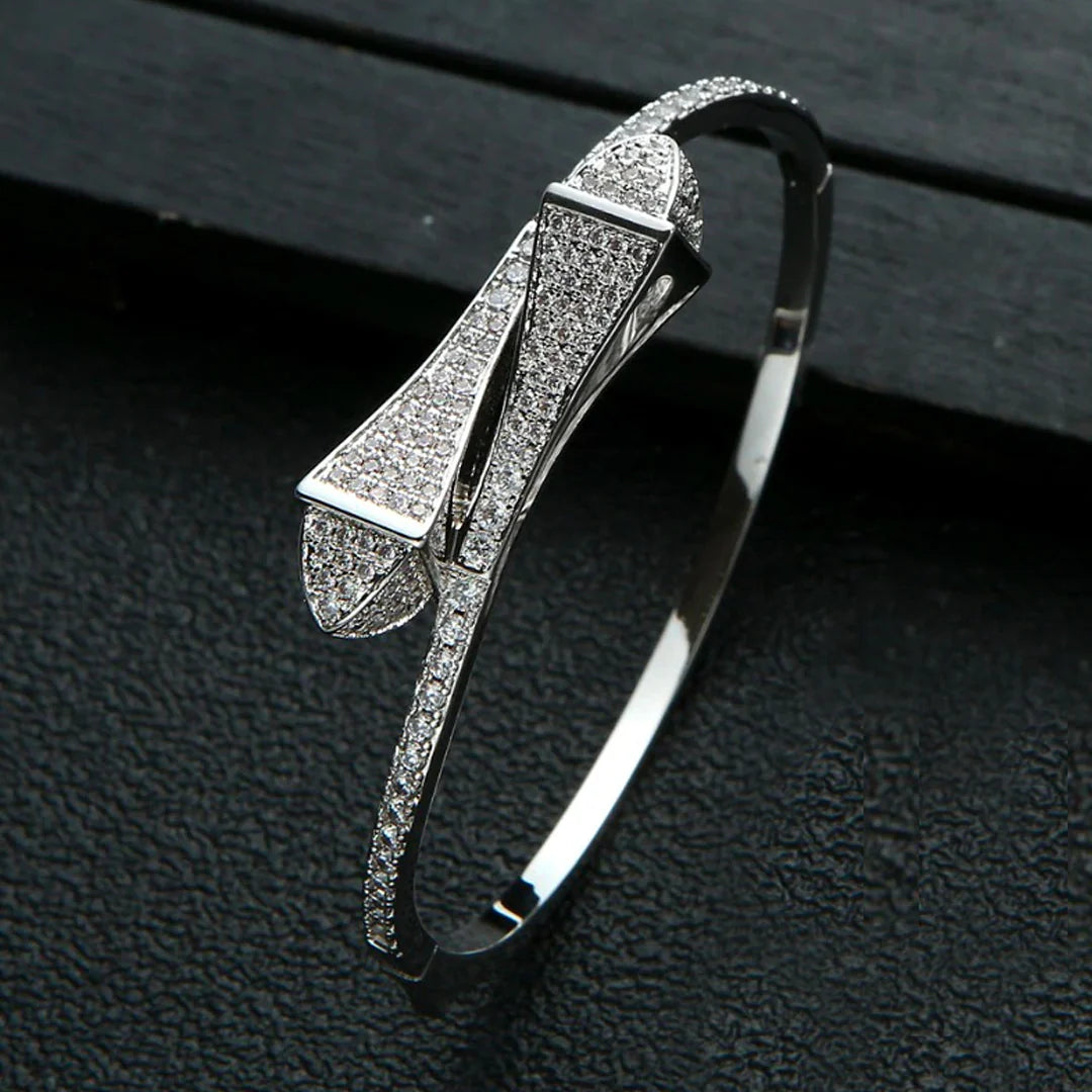 Vioraia Dubai Contemporary Bangle