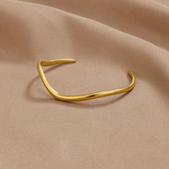 Vioraia Wave Gold Bracelet