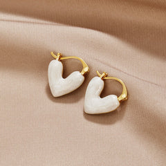 Vioraia ‘Pure Love’ Heart Earrings