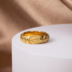 Vioraia Celestial Gold Ring