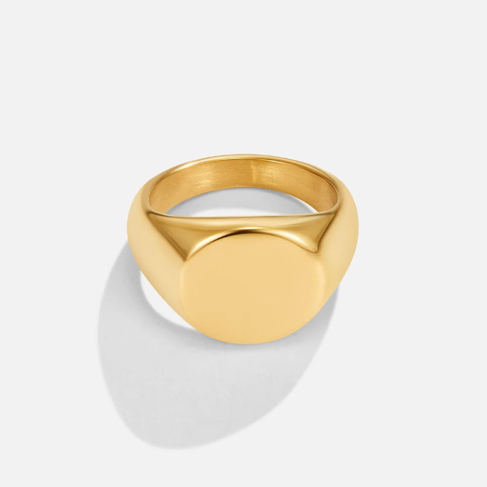 Vioraia Savina Gold Signet Ring