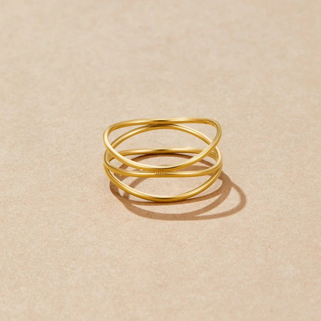 Vioraia Gold Infinity Loop Ring