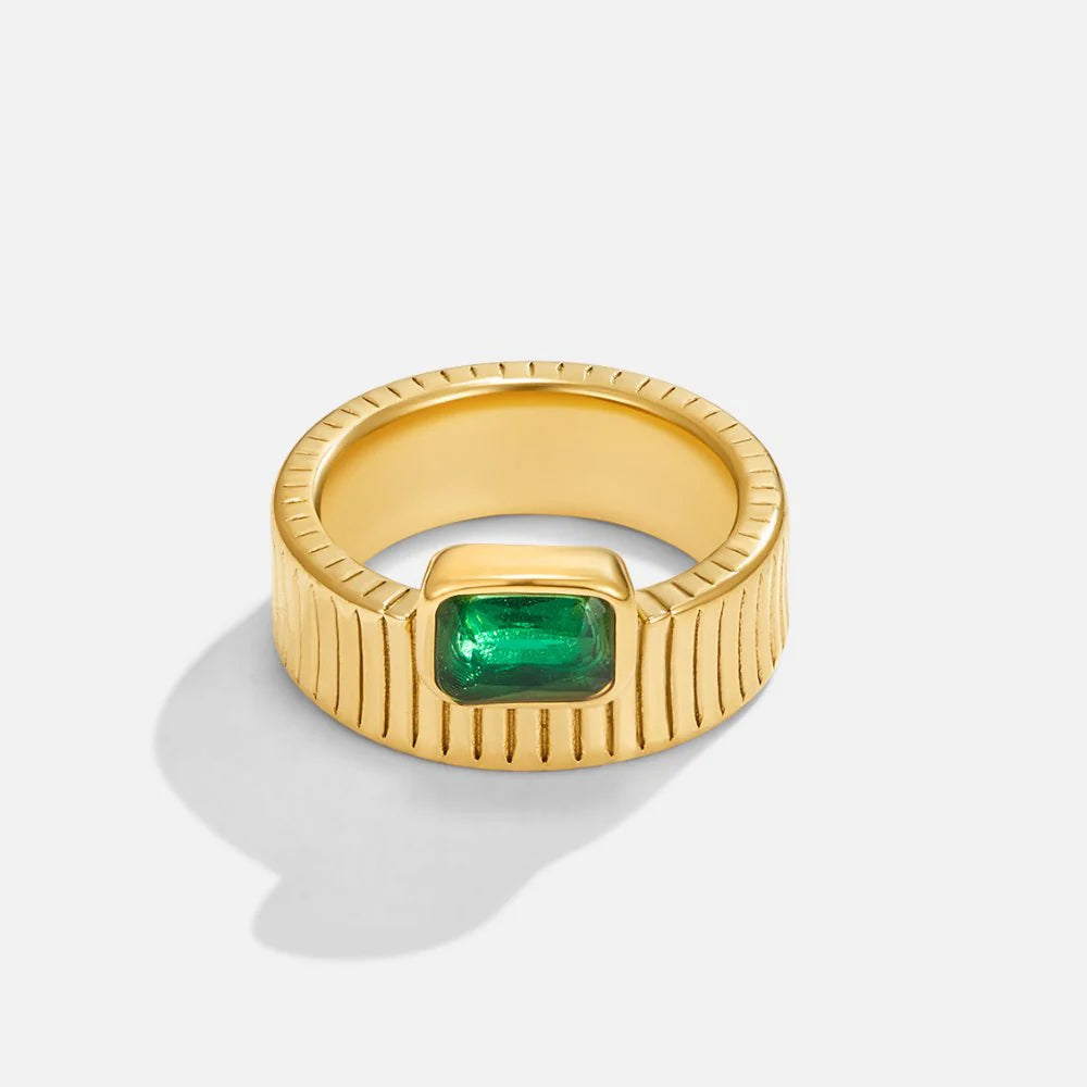 Vioraia Giana Emerald Gold Ring