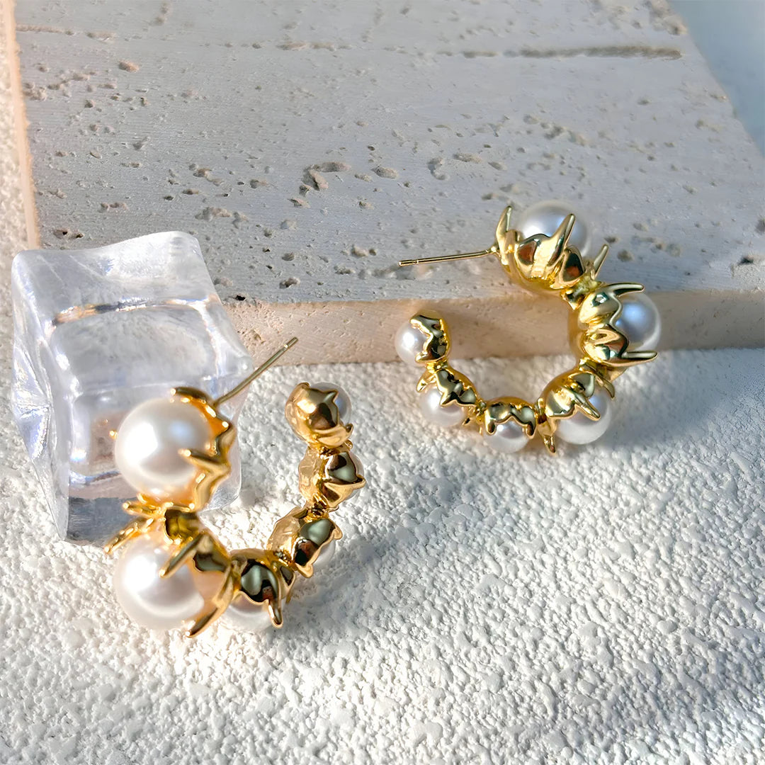 Vioraia Serena Pearl Claw Hoops
