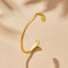 Vioraia Veena Gold Bangle