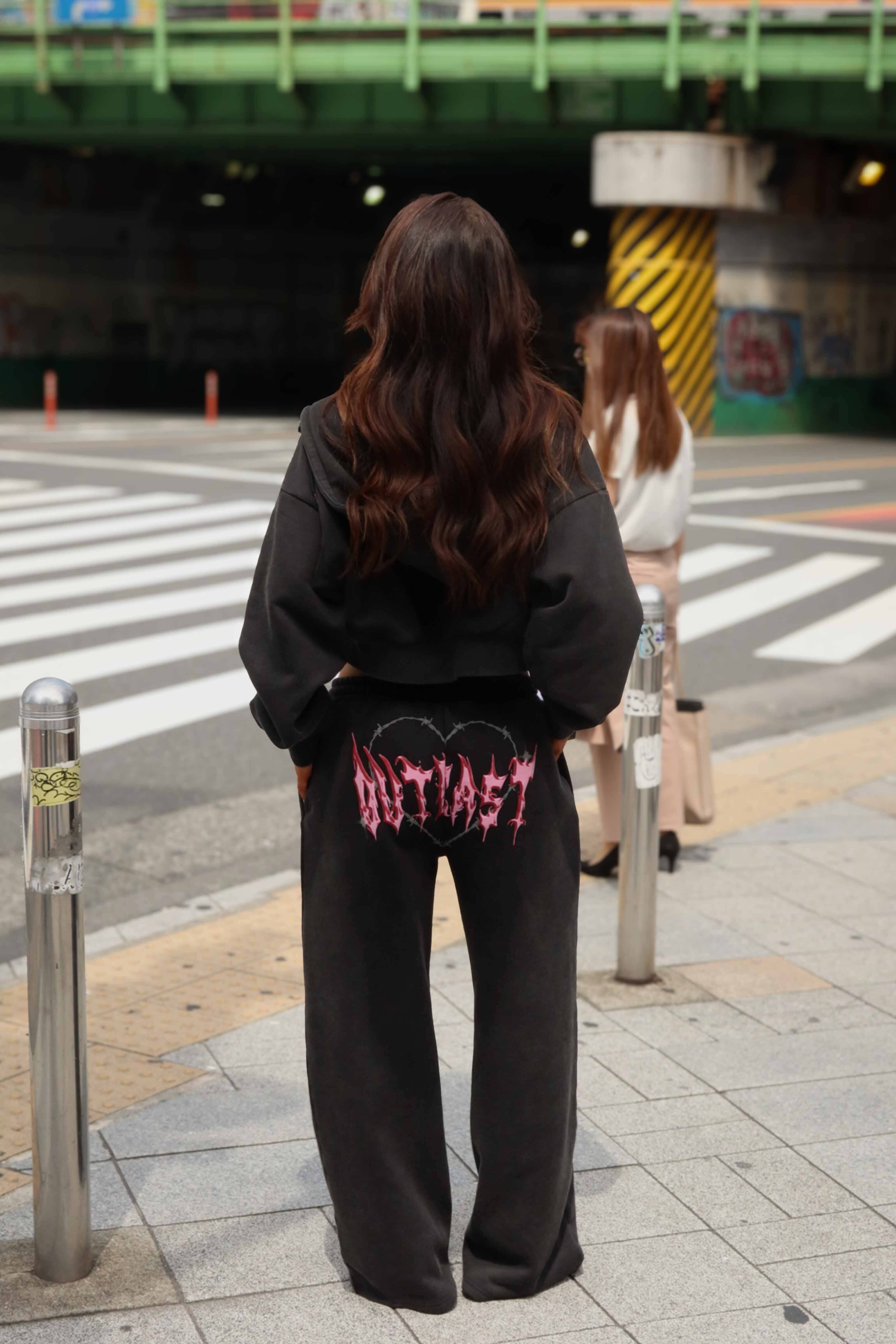 Lucy's NYA SWEATPANT WASHED BLACK