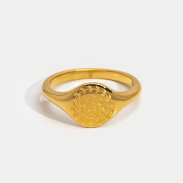 Vioraia Golden Luna Ring