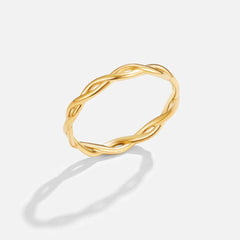 Vioraia Infinity 18K Gold Twist Ring