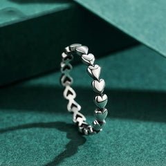 Vioraia Infinite Hearts Ring