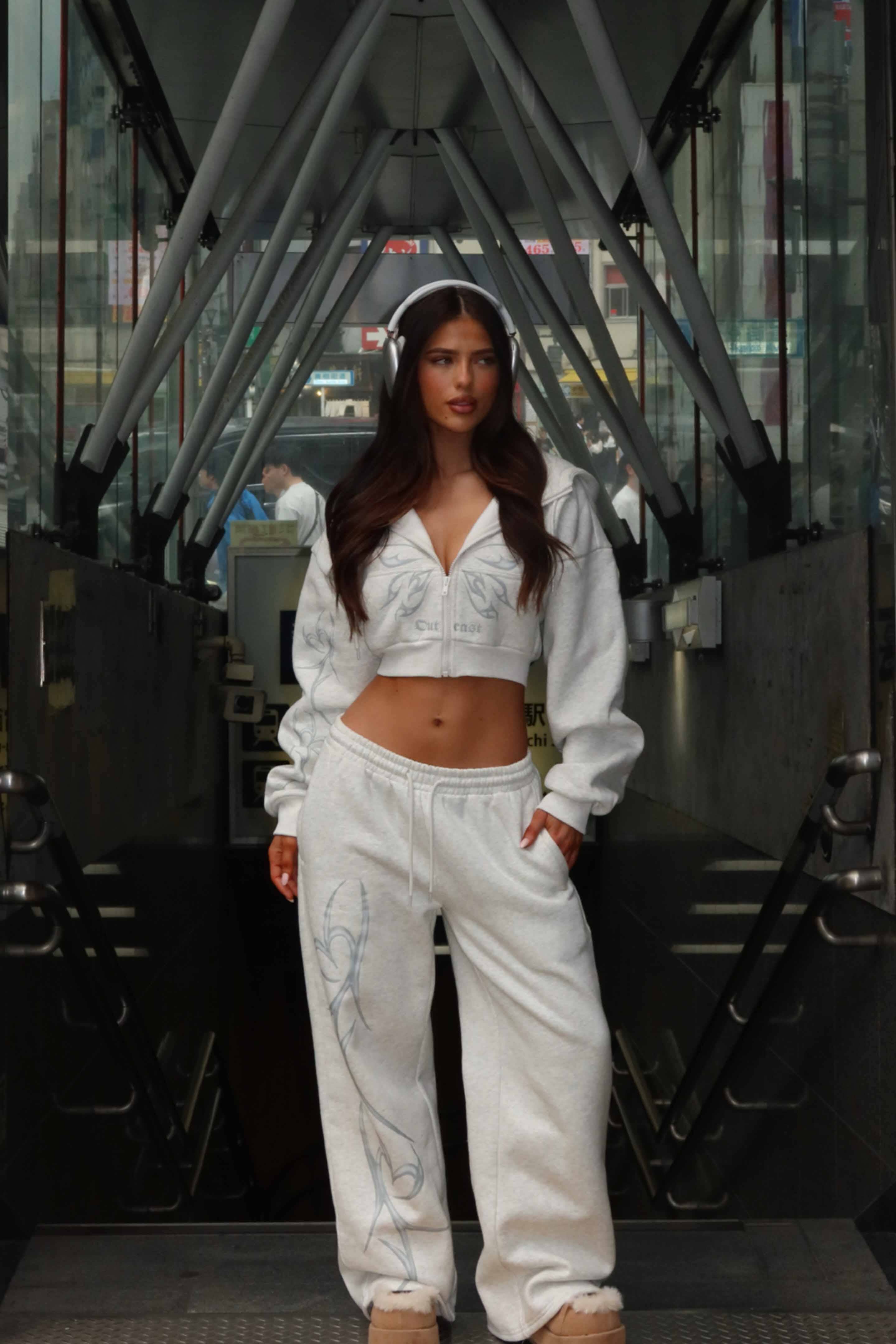 Lucy's NYA SWEATPANT GREY