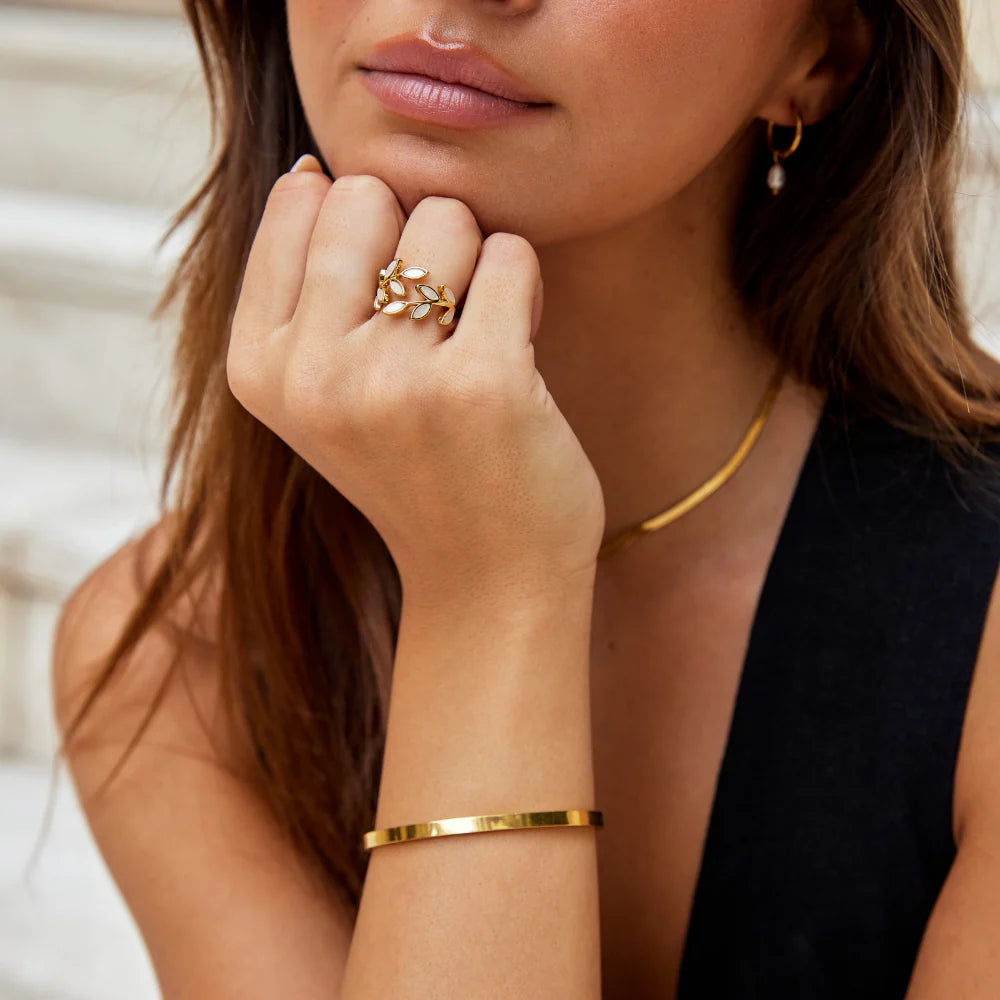 Vioraia Gold Leaf Ring