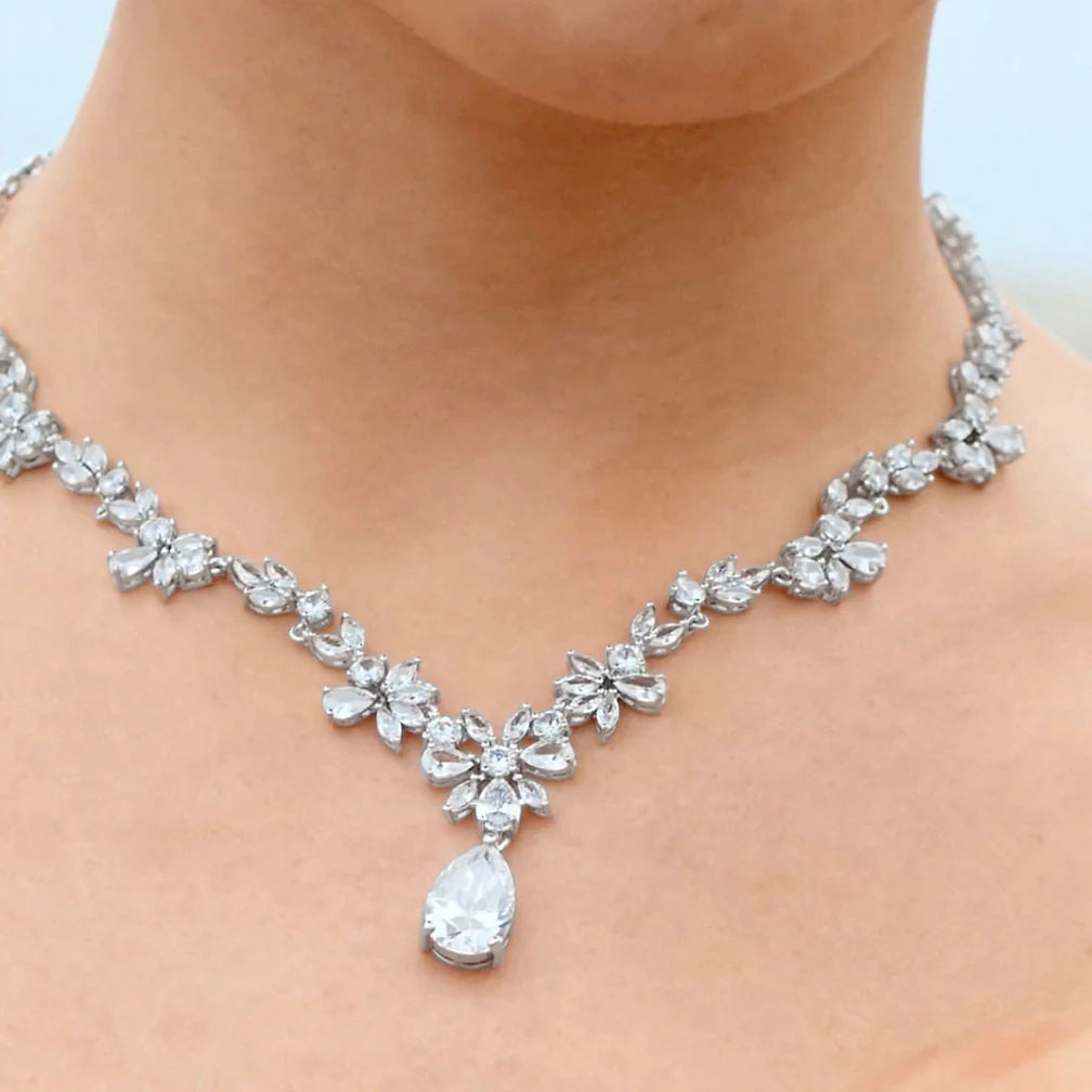 Vioraia Stunning Flower Drop Jewelry Set