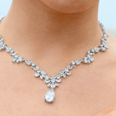 Vioraia Stunning Flower Drop Jewelry Set