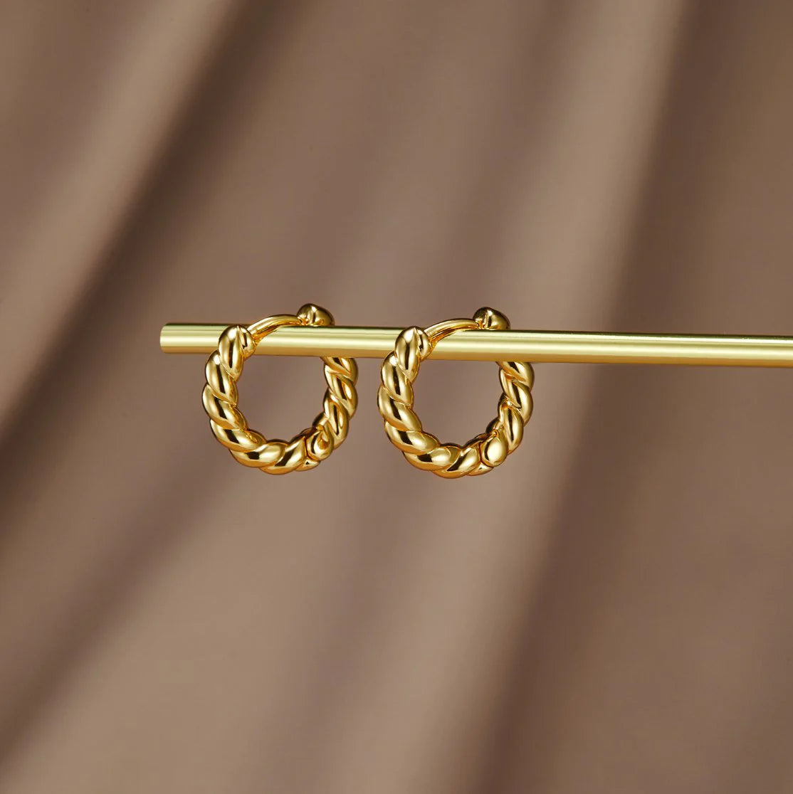 Vioraia Layla Gold Twist Earrings