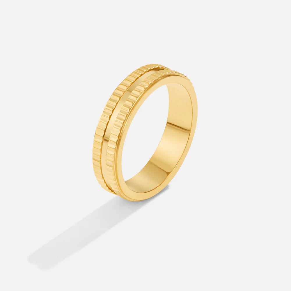 Vioraia Rina Gold Band Ring