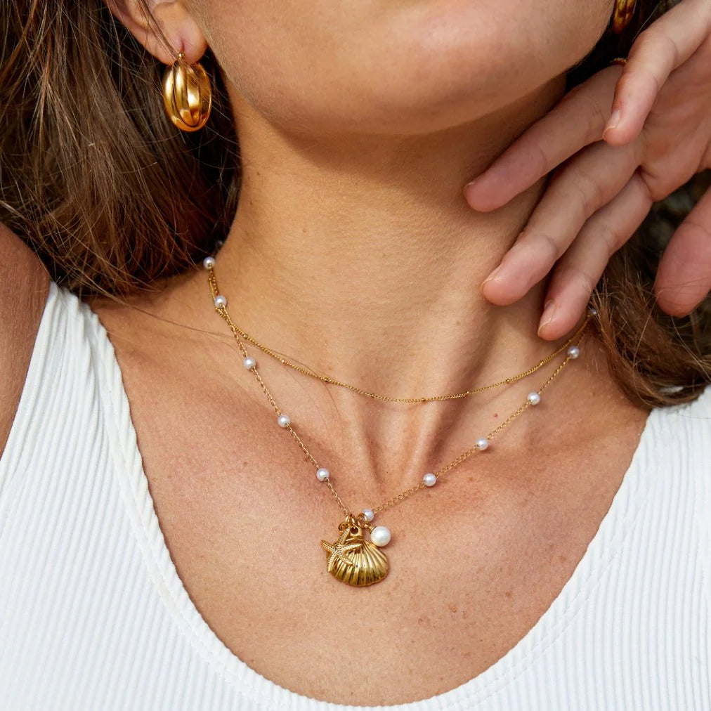 Vioraia Aria Shell Charm Necklace