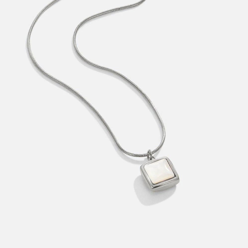 Vioraia Riva Moonstone Pendant Necklace