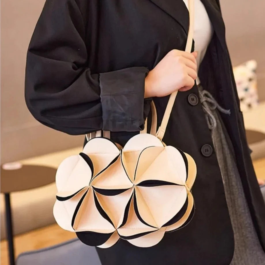 Vioraia (CS) Monique Flower Handbag