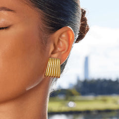 Vioraia Nova Gold Earrings