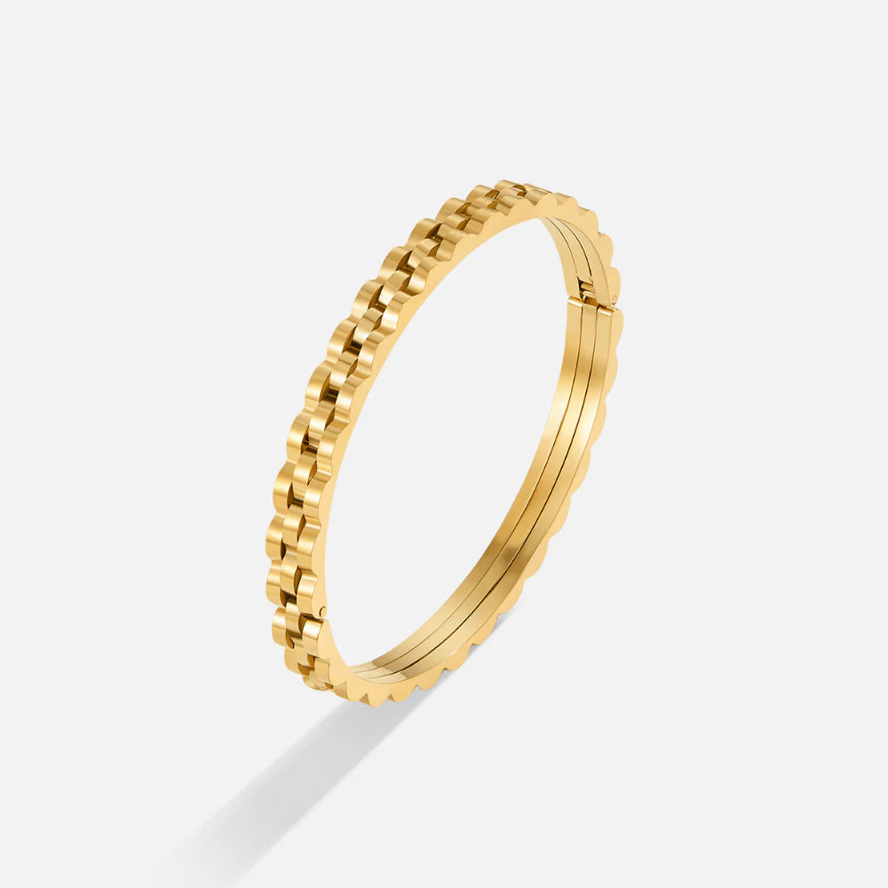 Vioraia Renee Chunky Gold Bangle