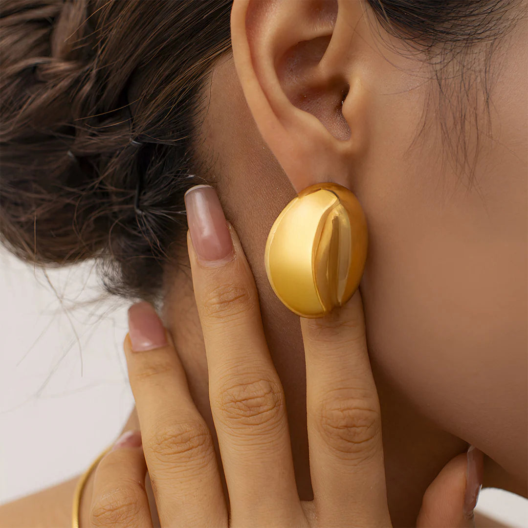 Vioraia Kiara Molten Curve Studs