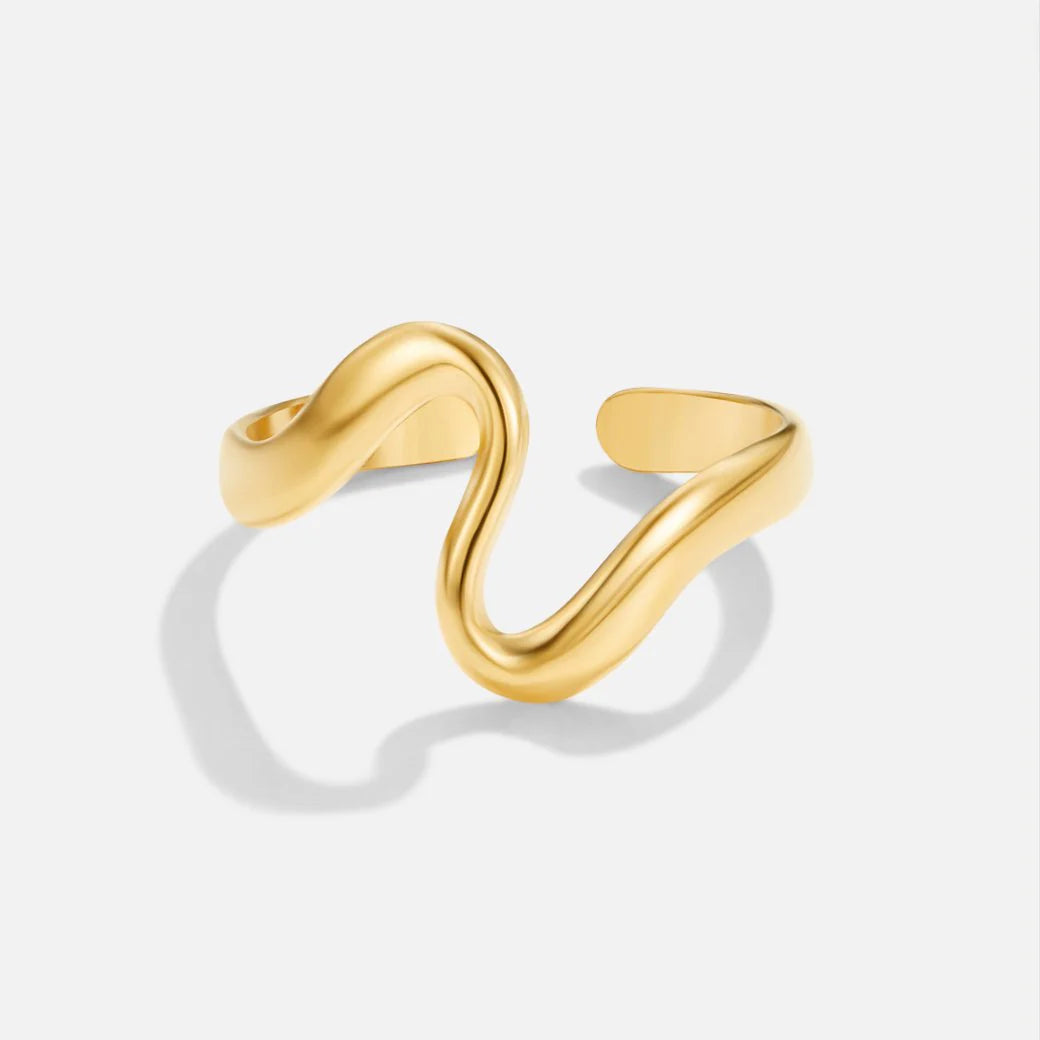 Vioraia Gold Wave Ring