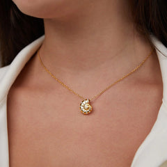 Vioraia Luca Crystal Seashell Pendant Necklace