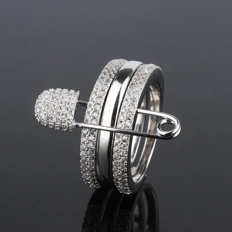Vioraia Lustrous Pin Ring